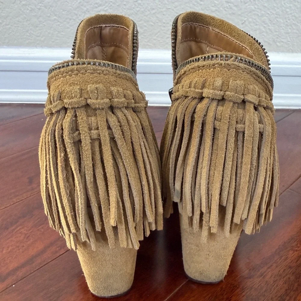 Dolce Vita Promise Fringe Suede‎ Ankle Booties Peep Toe Block Heel Tan Sz 7.5